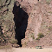 In alcuni punti la parete si apre rivelando una caverna, come nella Garganta del Diablo (Quebrada de Cafayate)