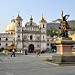 La bella piazza della Iglesia de los Dolores